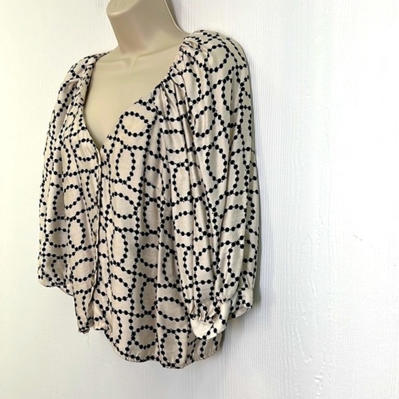 H&M - Black And Ivory Design V Neck Button Down Puff Sleeves Top Size XXS - Picture 5 of 11